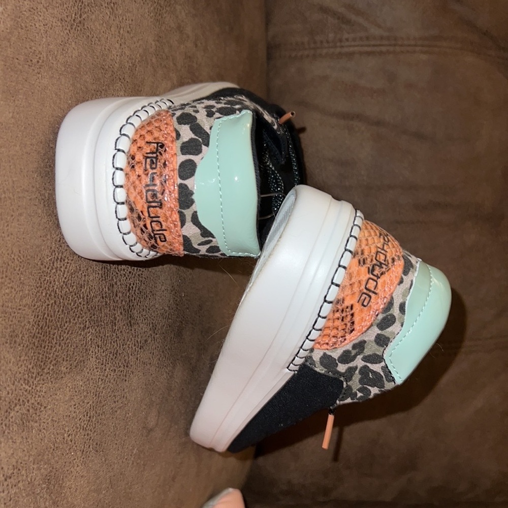 NWT!! Wendy Rise Funk Black Womens size 7 heydude slip ons